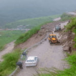 कुमाऊं मंडल पर बारिश की भारी मार, लैंडस्लाइड से जिलों की 100 से ज्यादा सड़कें बंद, जन जीवन अस्तव्यस्त