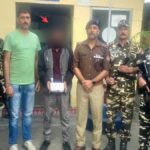 बनबसा नेपाल बॉर्डर पर स्मैक के साथ इनामी नशा तस्कर गिरफ्तार, गैंगस्टर एक्ट में था वांछित